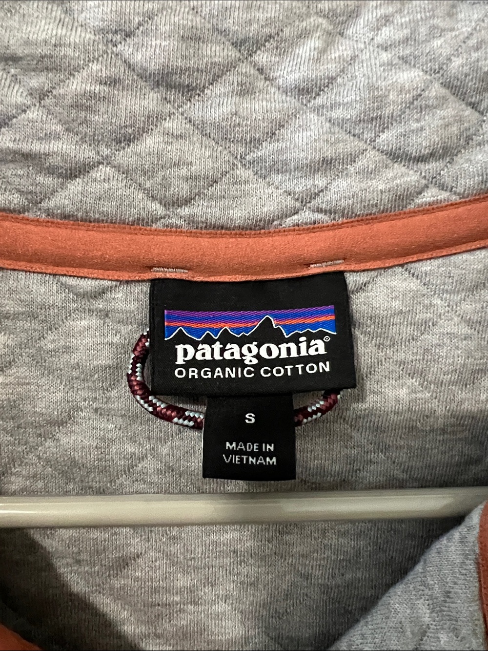 Patagonia Quilted Pullover - Light Gray with Rust Accents - Picture 2 of 3